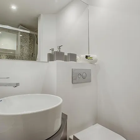 Bmyguest - Fado Central Studio شقة